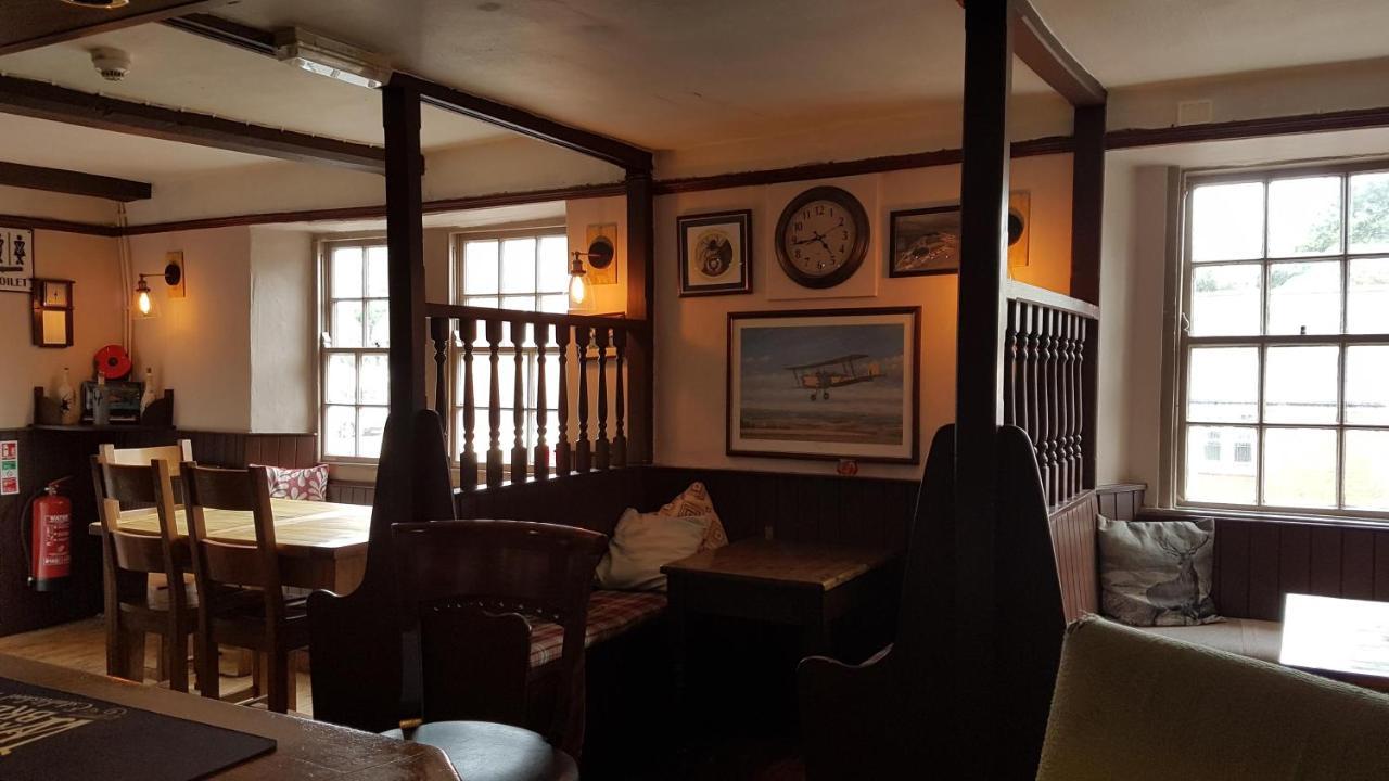 The Antelope At Upavon Hotel Exterior photo